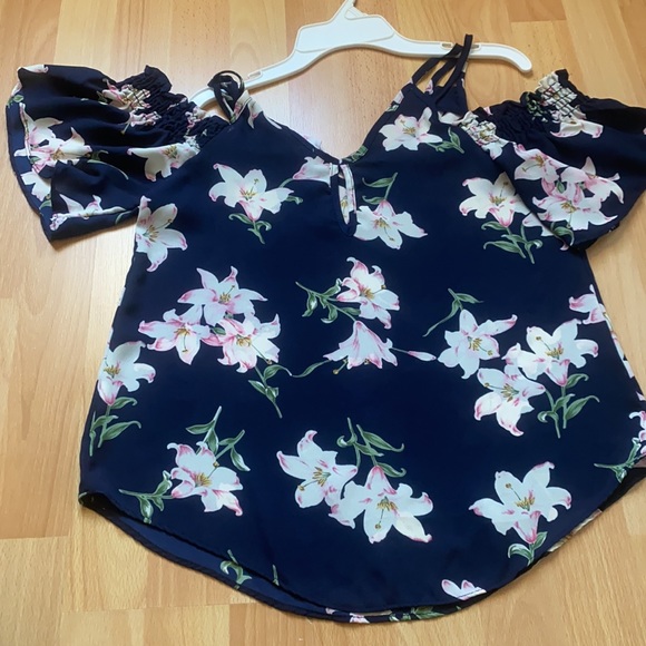 Blouse - Picture 2 of 2